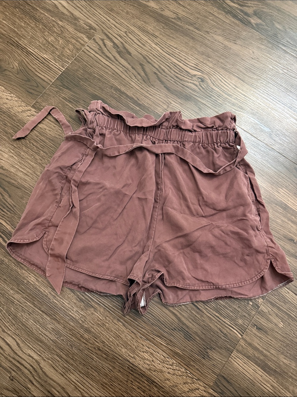 Express High-Waist Paperbag Shorts in Mauve Brown